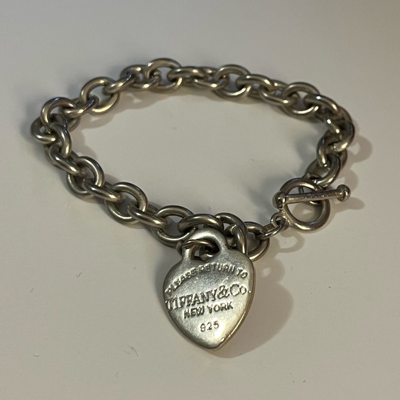 Return to Tiffany heart charm bracelet - Picture 1 of 3